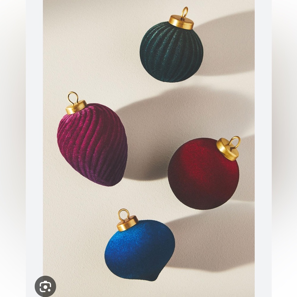 Anthropologie velvet baubles, NEW!